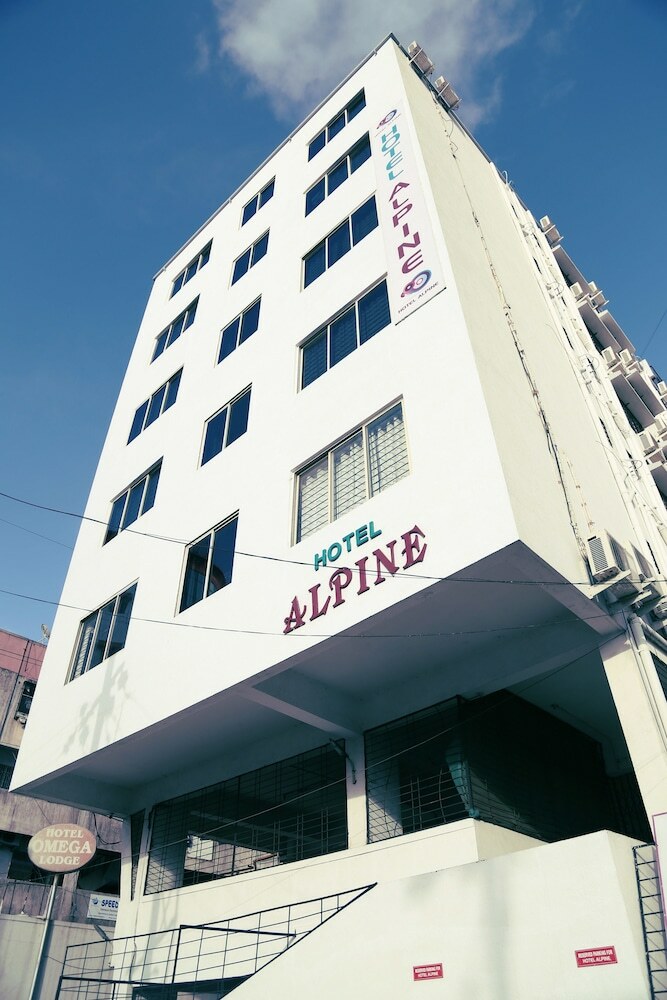Oyo 671 Hotel Alpine