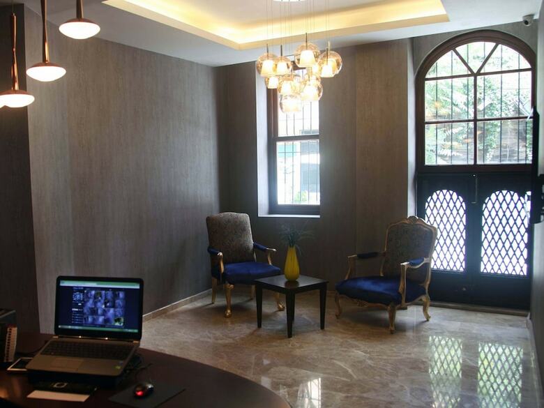 Blueway Hotel Historical