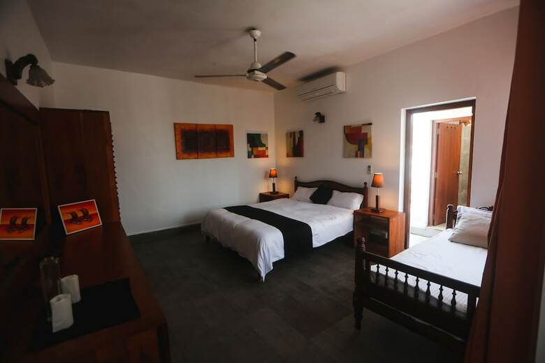 Hotel Footprints Villa