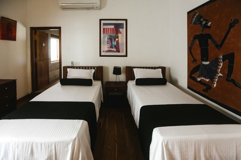 Hotel Footprints Villa