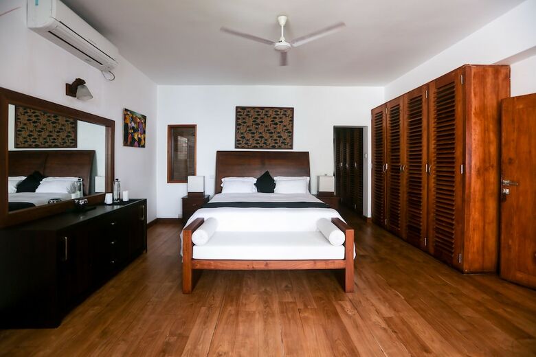 Hotel Footprints Villa