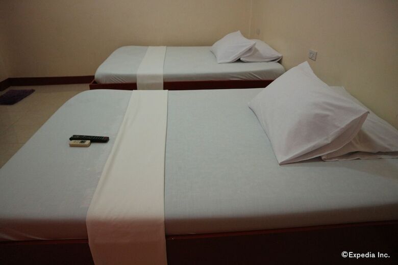 Hotel Aj Travellers Inn