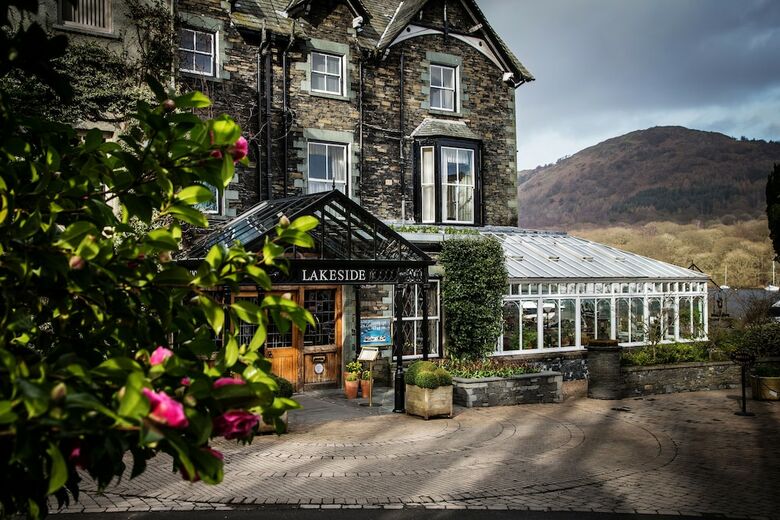 Lakeside Hotel & Spa