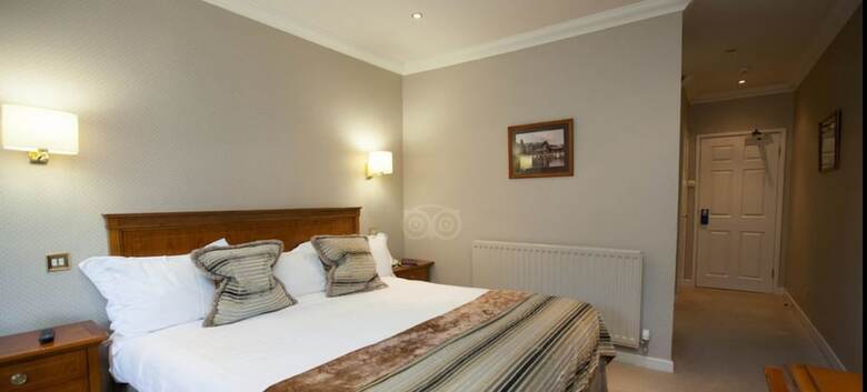 Lakeside Hotel & Spa