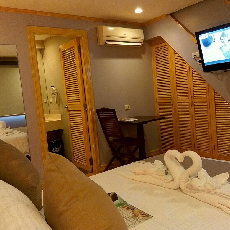 Shore Time Hotel