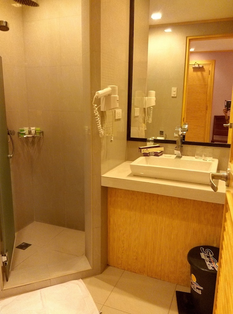 Shore Time Hotel