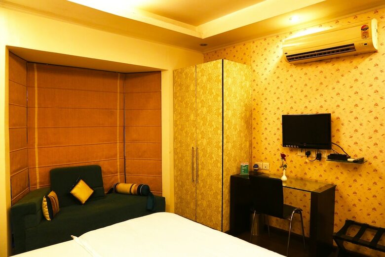 Oyo 386 Hotel Lotus Panache