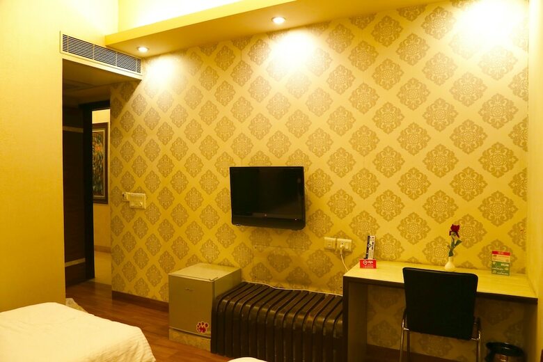 Oyo 386 Hotel Lotus Panache