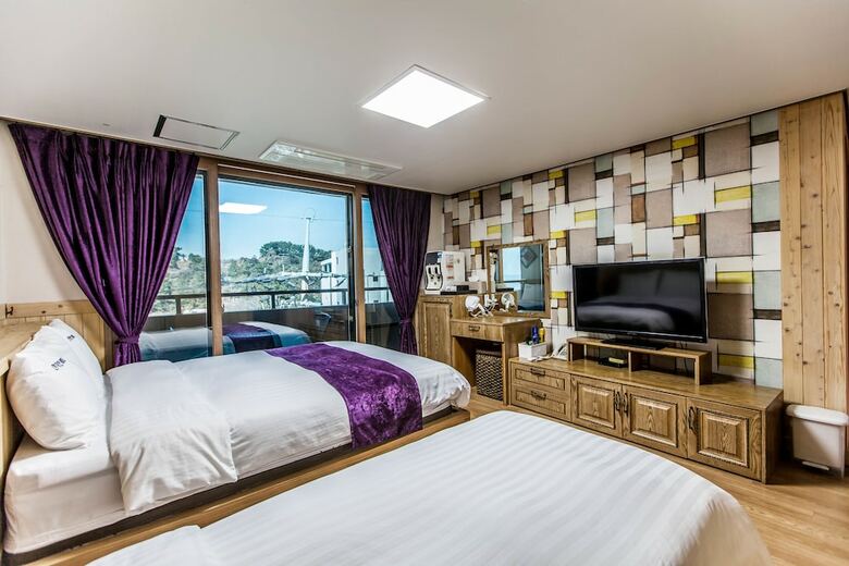 Cheonjiyeon Hotel