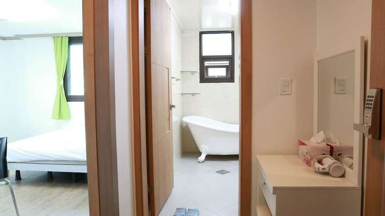 Hostal Grand Field Residence Hostel