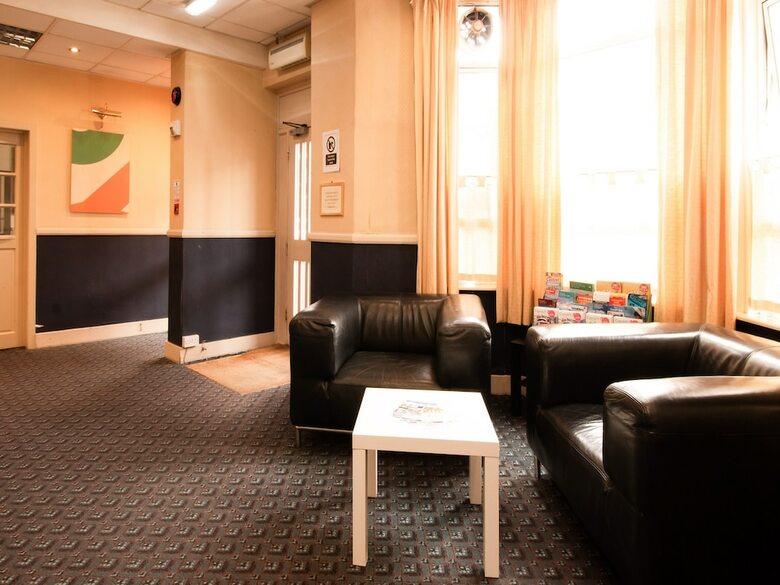 Hotel Oyo Cardiff Central