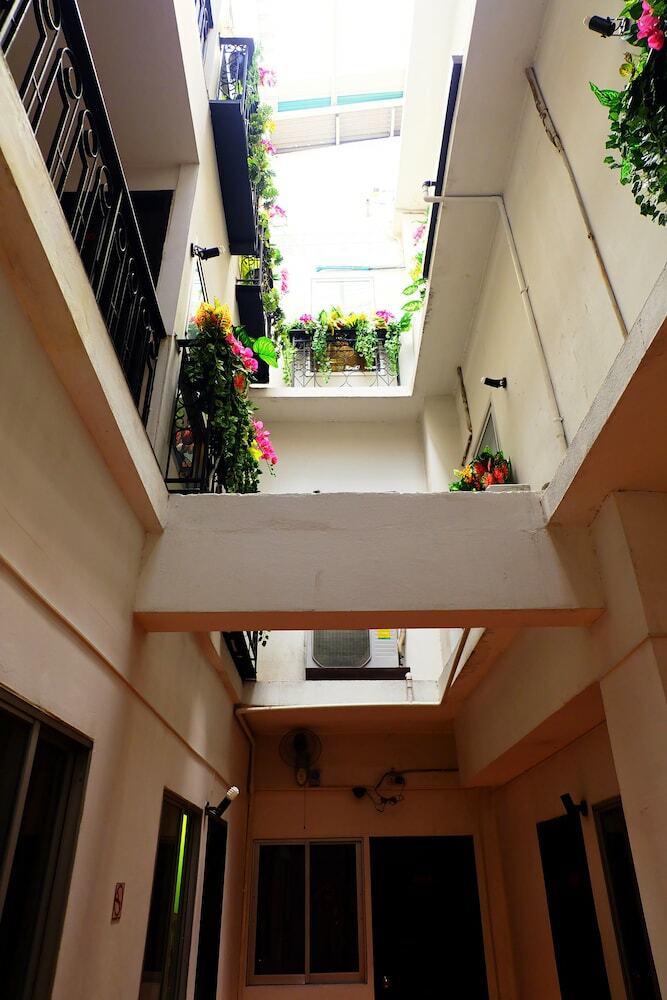 Hostal Take A Nap Hotel