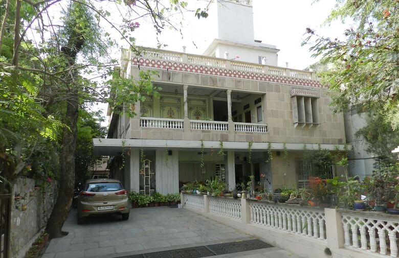 Hotel Tara Niwas