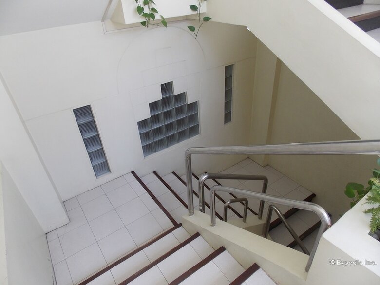 Regatta Residence Hotel