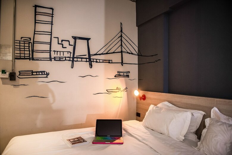 Tha City Loft Hotel