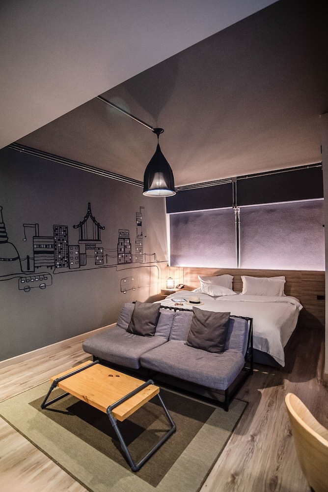 Tha City Loft Hotel