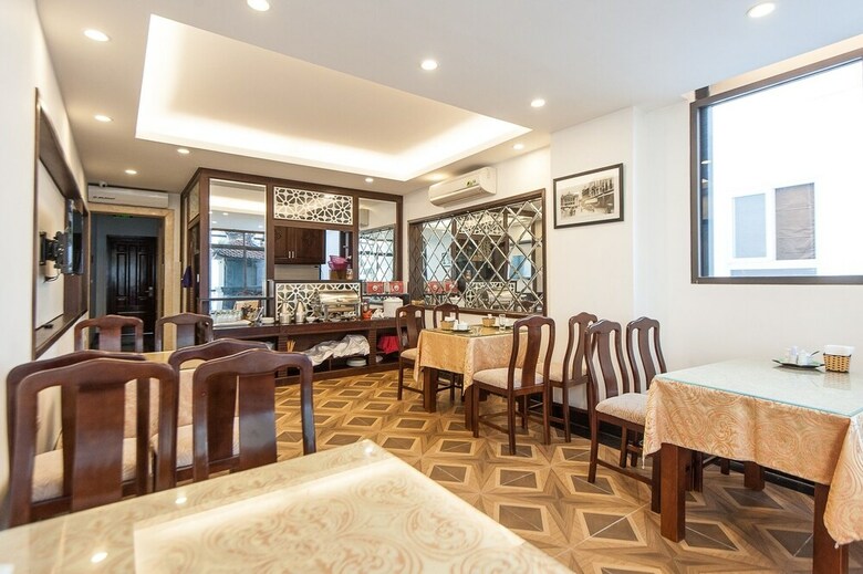 Le Foyer Hotel