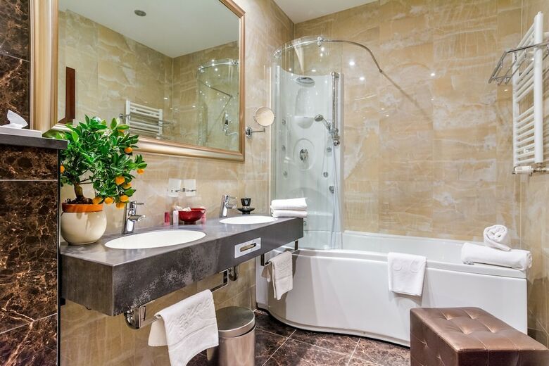 Hotel President Solin