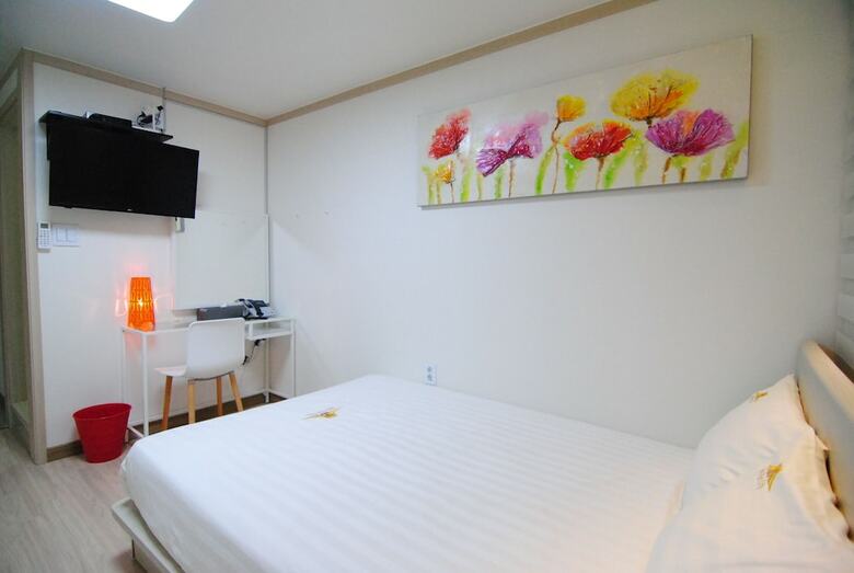 Inn-the City Business Hotel