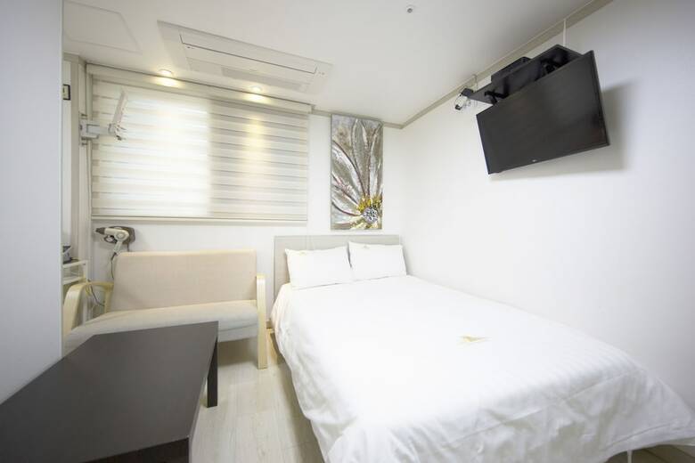Inn-the City Business Hotel