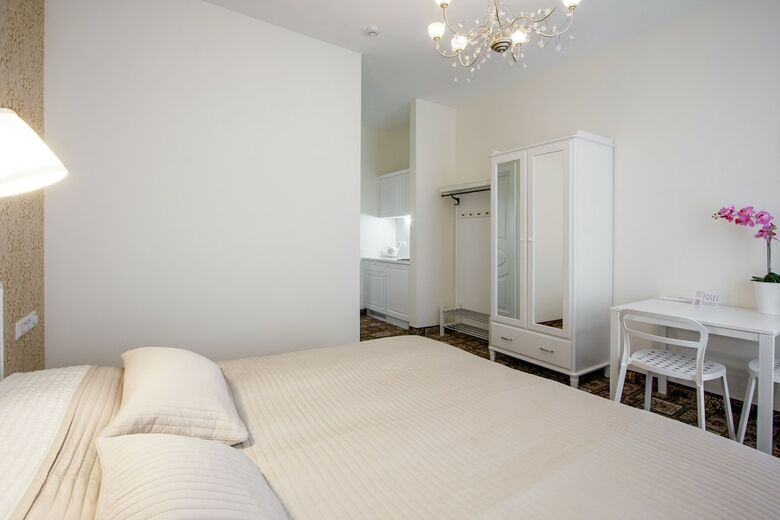 Hotel Real House