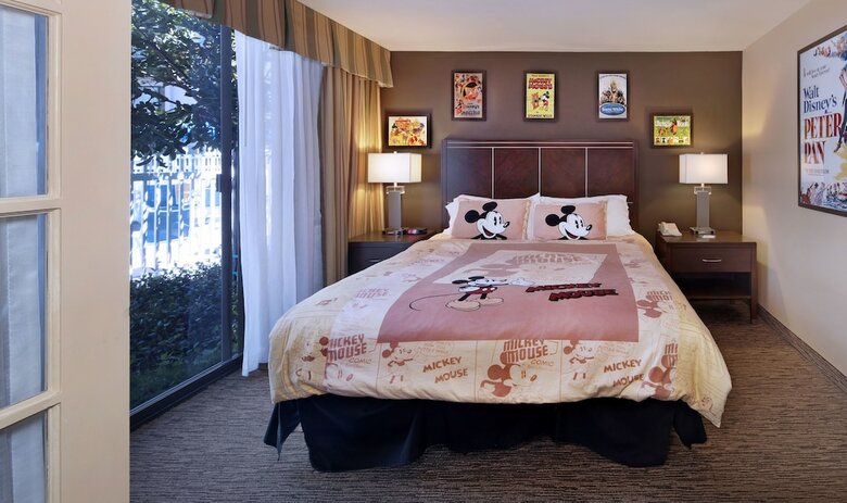 Holiday Inn Hotel & Suites Anaheim