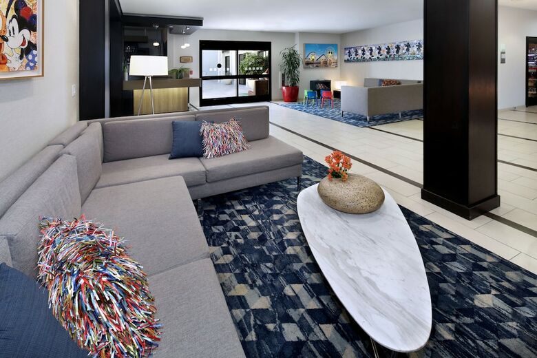 Holiday Inn Hotel & Suites Anaheim