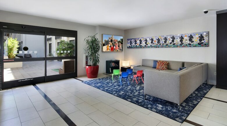 Holiday Inn Hotel & Suites Anaheim