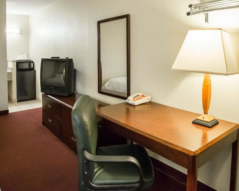 Hotel Econo Lodge North