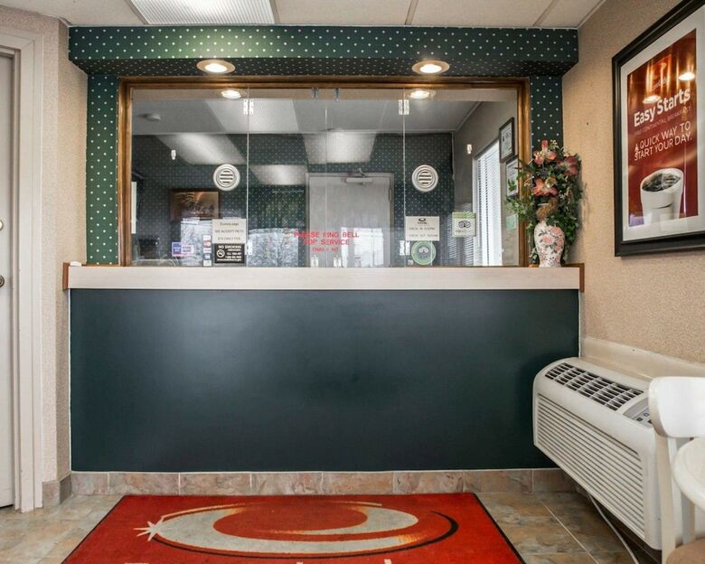 Hotel Econo Lodge North