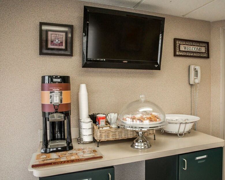 Hotel Econo Lodge North