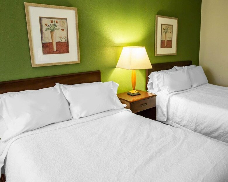 Hotel Econo Lodge North