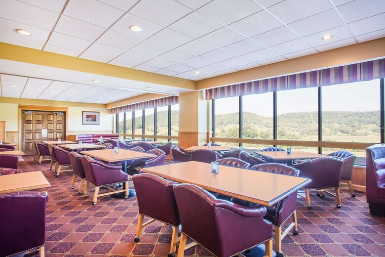 Hotel Days Inn & Suites By Wyndham Sutton Flatwoods