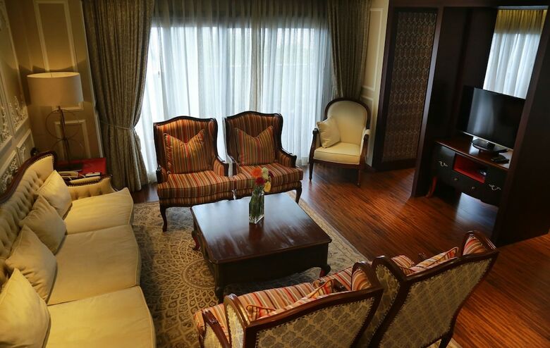 Fragrant Nature Kochi - "a Classified Five Star Hotel"