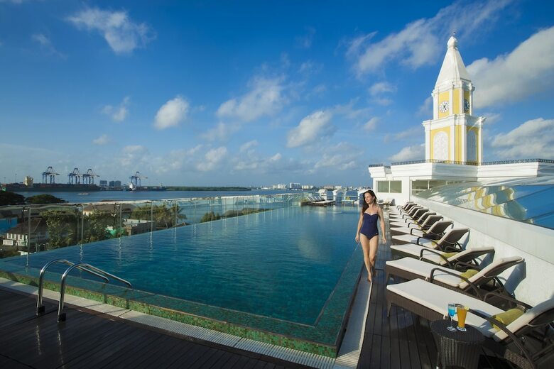 Fragrant Nature Kochi - "a Classified Five Star Hotel"