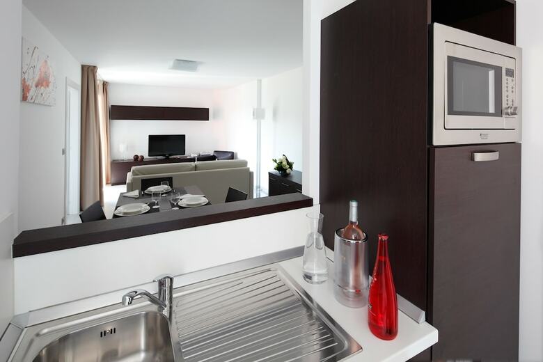 Royal Antibes - Luxury Hotel, Residence, Beach & Spa