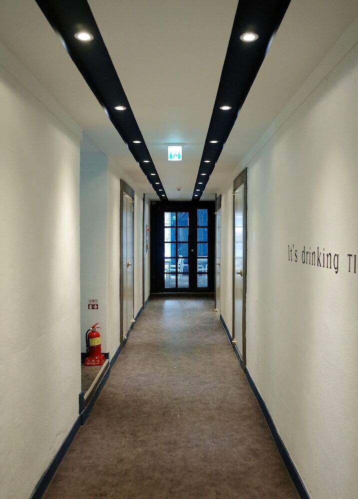 Hostal Muju In Guesthouse - Hostel