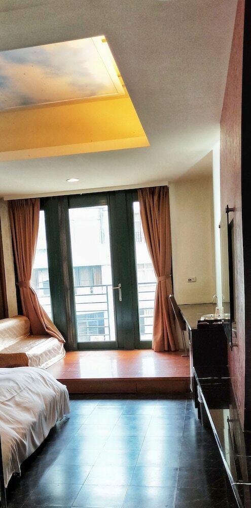 Harbor Elite Hotel