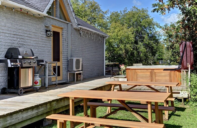 Scott Chalet Spa Sur Rivi�re