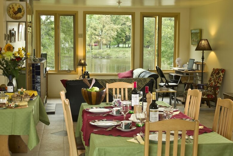 Scott Chalet Spa Sur Rivi�re