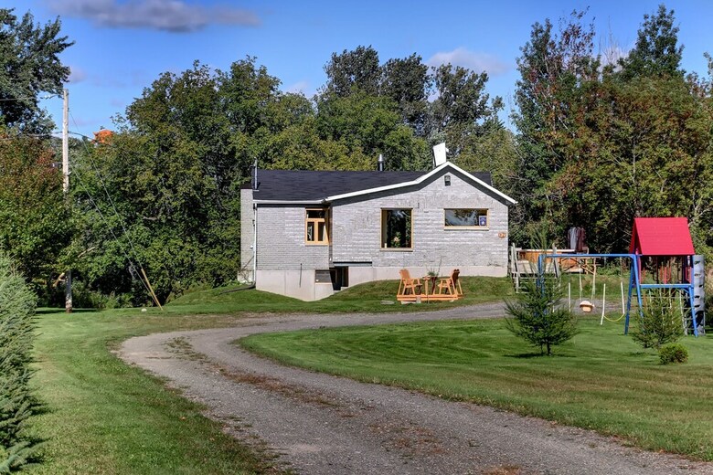Scott Chalet Spa Sur Rivi�re