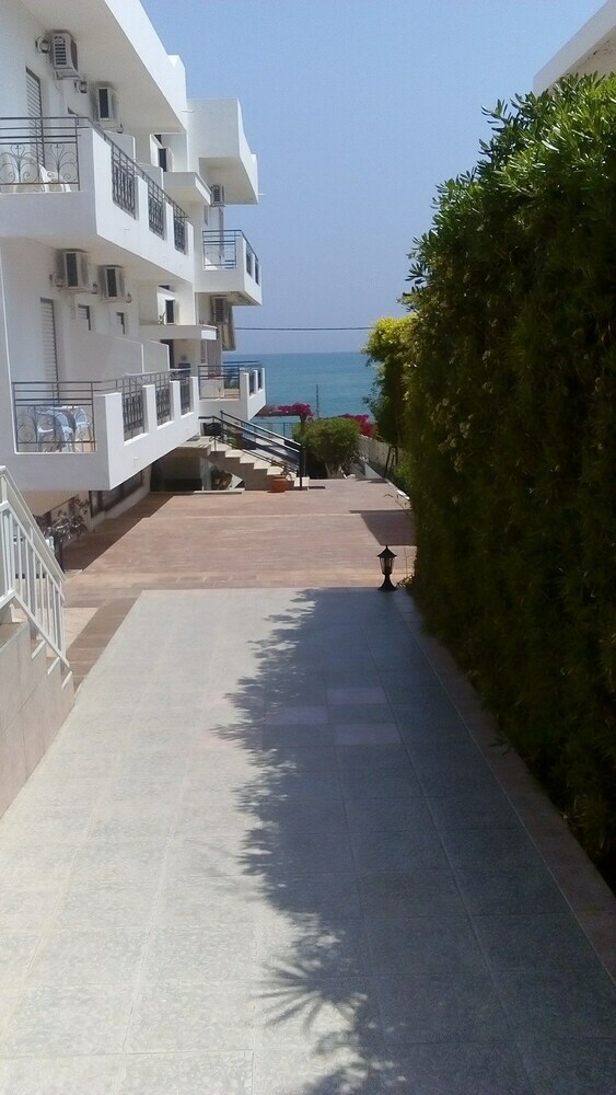 Hotel Triton