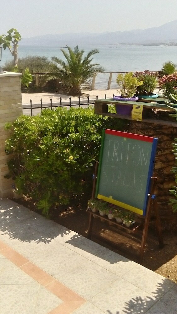 Hotel Triton