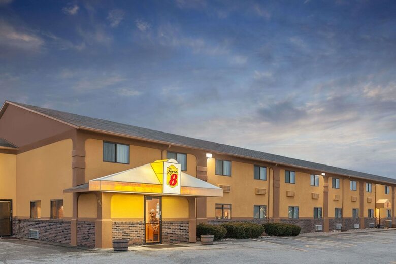 Hotel Super 8 By Wyndham Muscatine