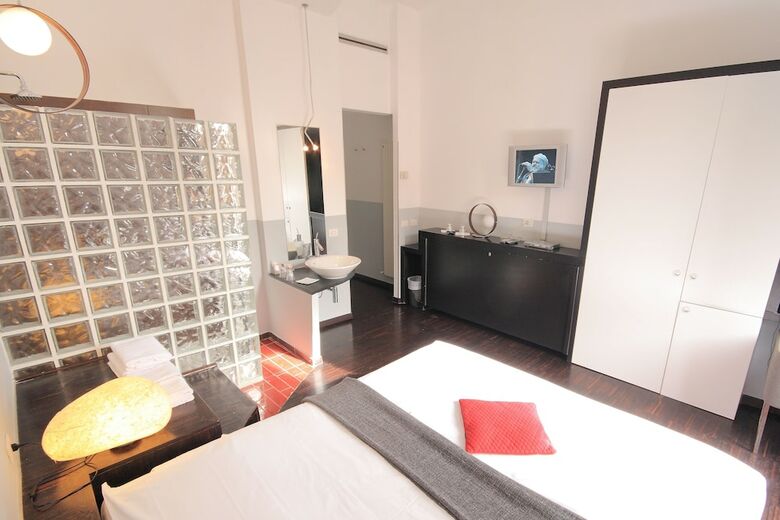 Ecce Roma Suites