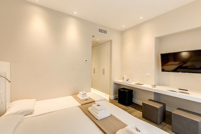 Ecce Roma Suites