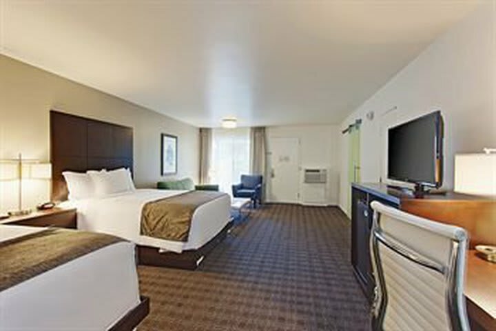 Hotel Days Inn Y Suites