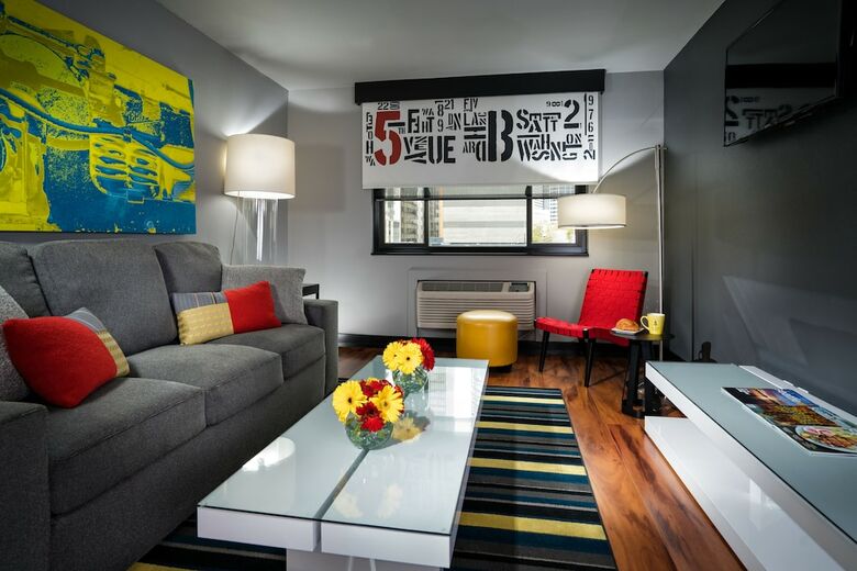 Hotel Five