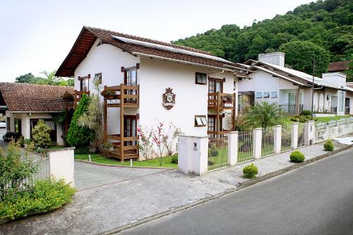 Hostal Pousada Lena Rosa