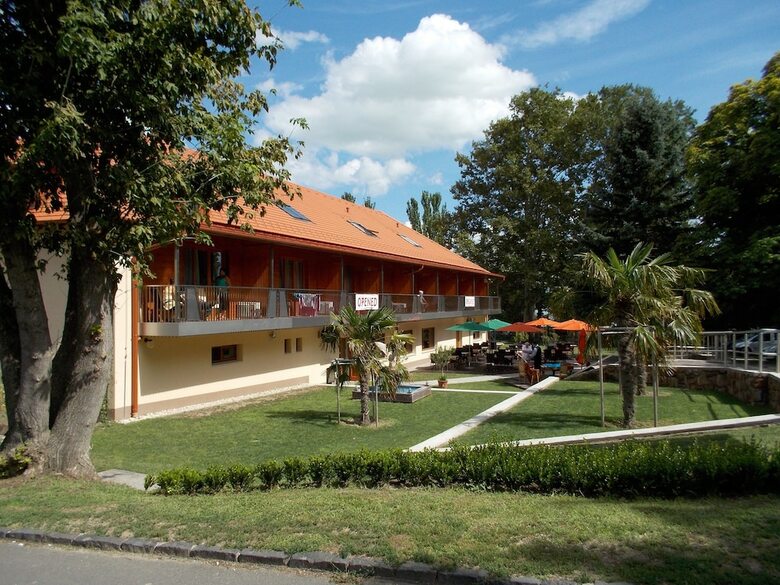 Hotel Hal�szkert